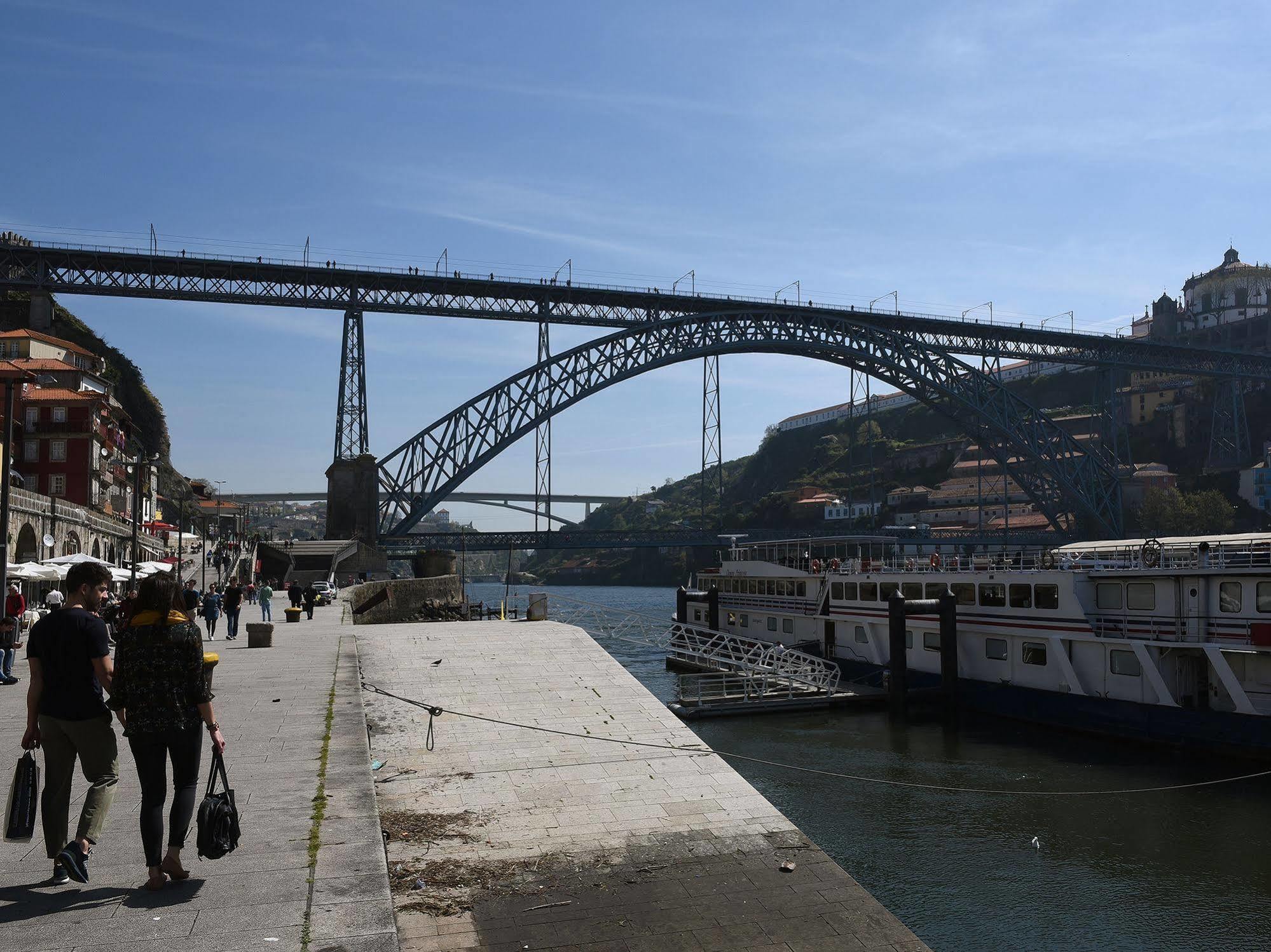 Invicta Ribeira Boat Hotel Porto Exterior photo