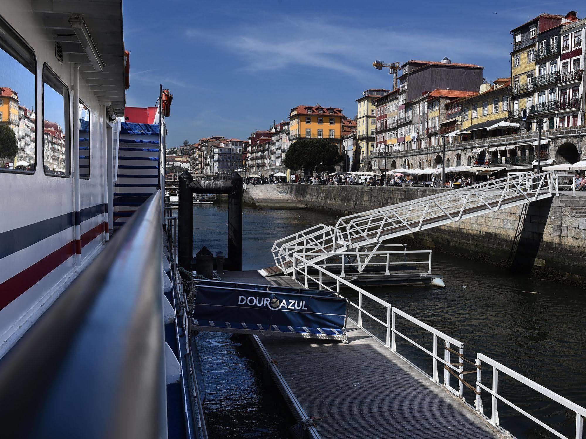Invicta Ribeira Boat Hotel Porto Exterior photo