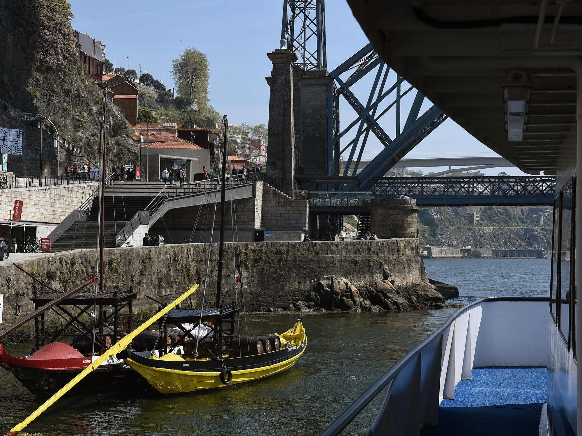 Invicta Ribeira Boat Hotel Porto Exterior photo